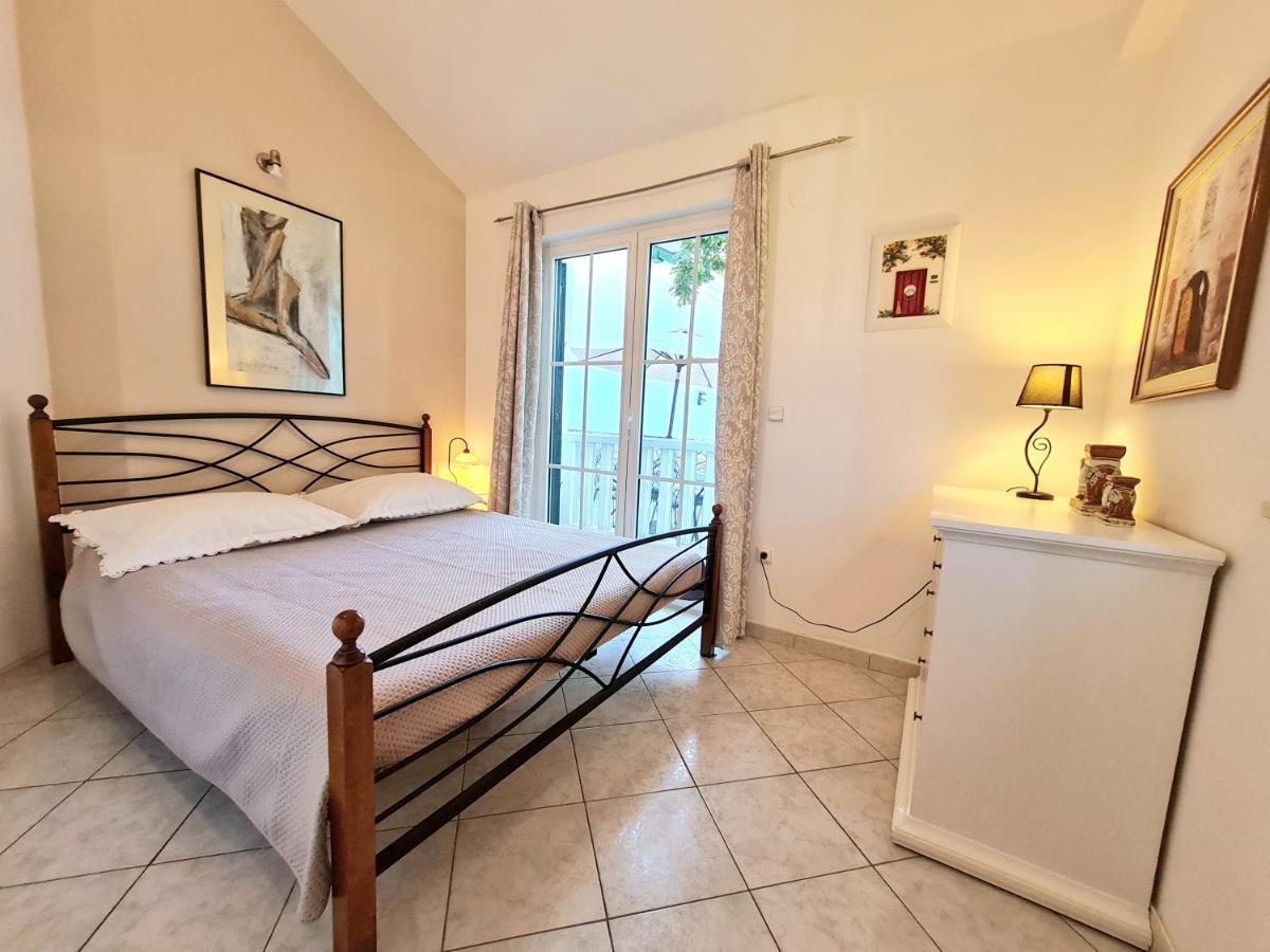 Apartment Ivana Borak Omiš Eksteriør bilde