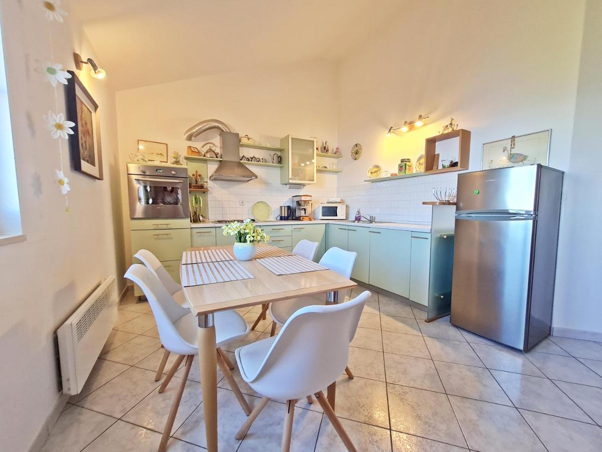 Apartment Ivana Borak Omiš Eksteriør bilde