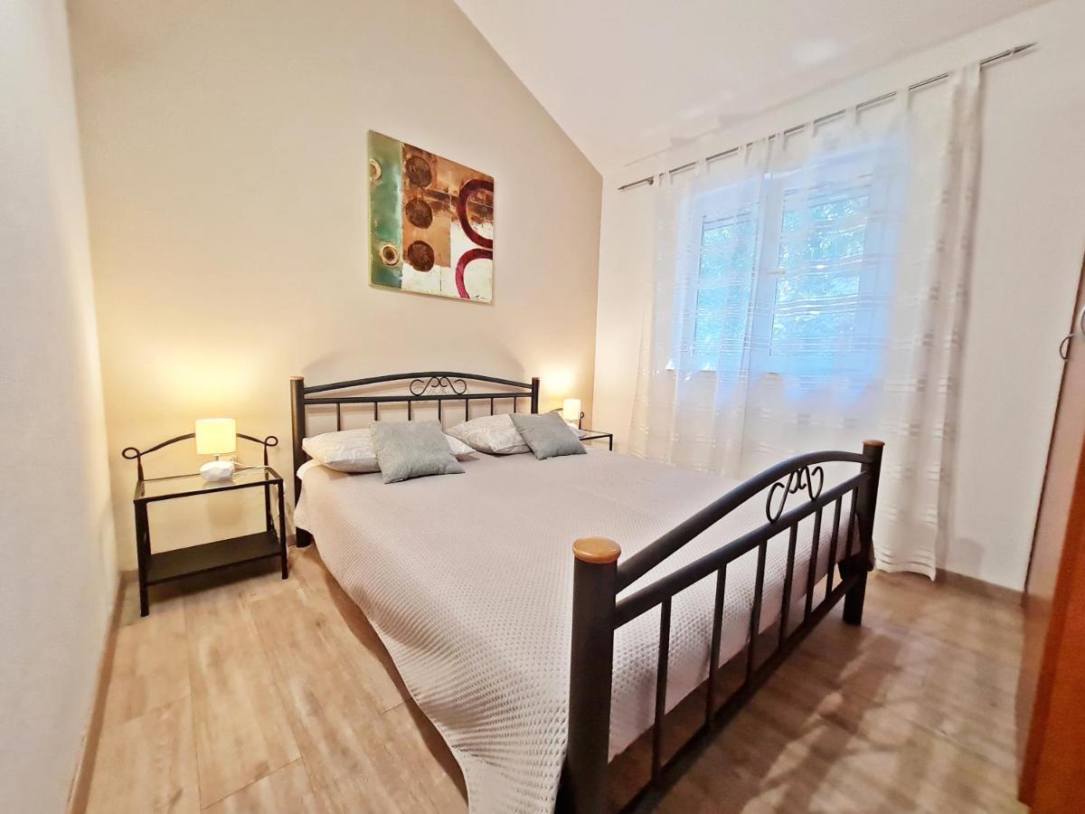Apartment Ivana Borak Omiš Eksteriør bilde
