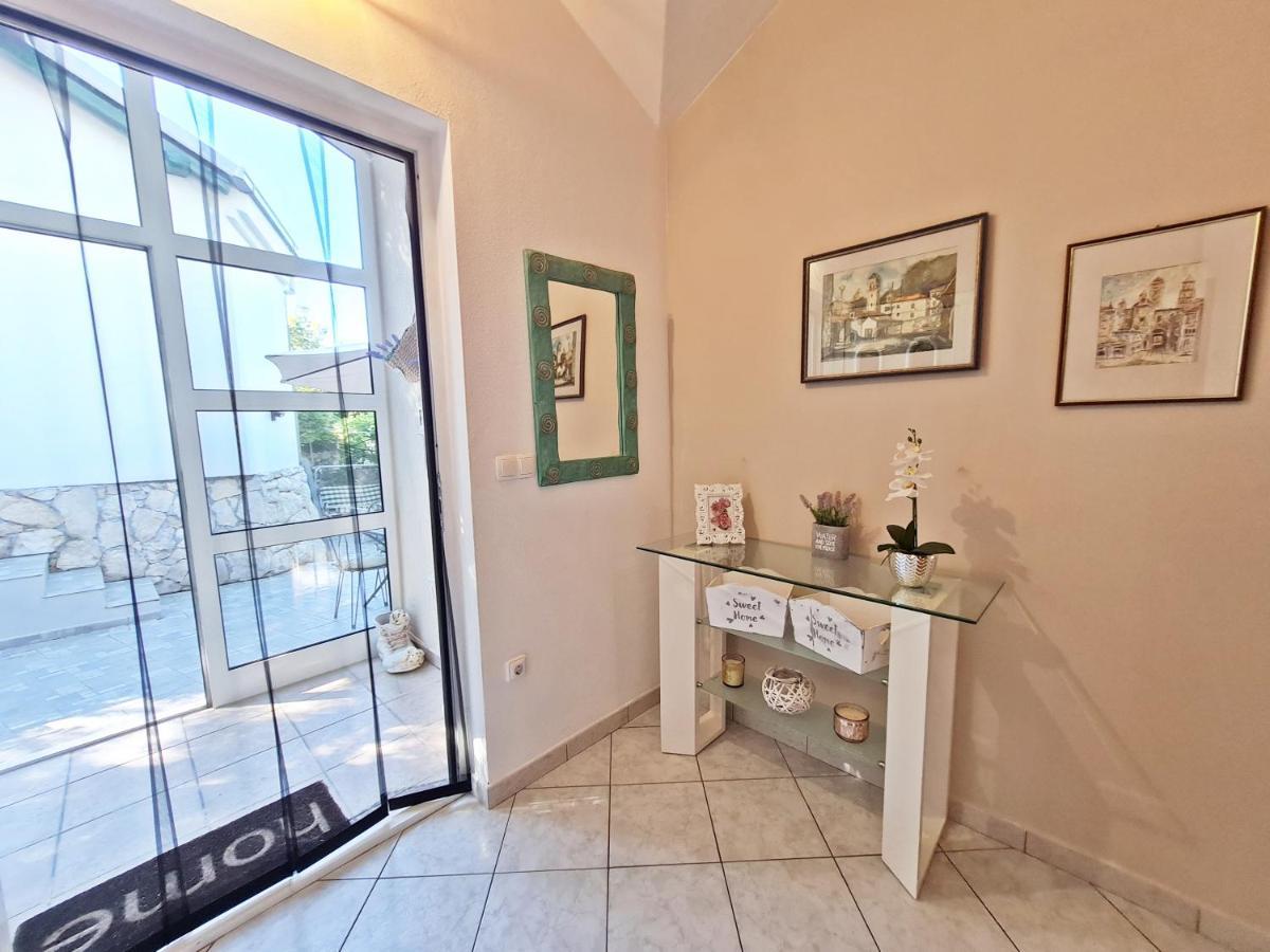Apartment Ivana Borak Omiš Eksteriør bilde