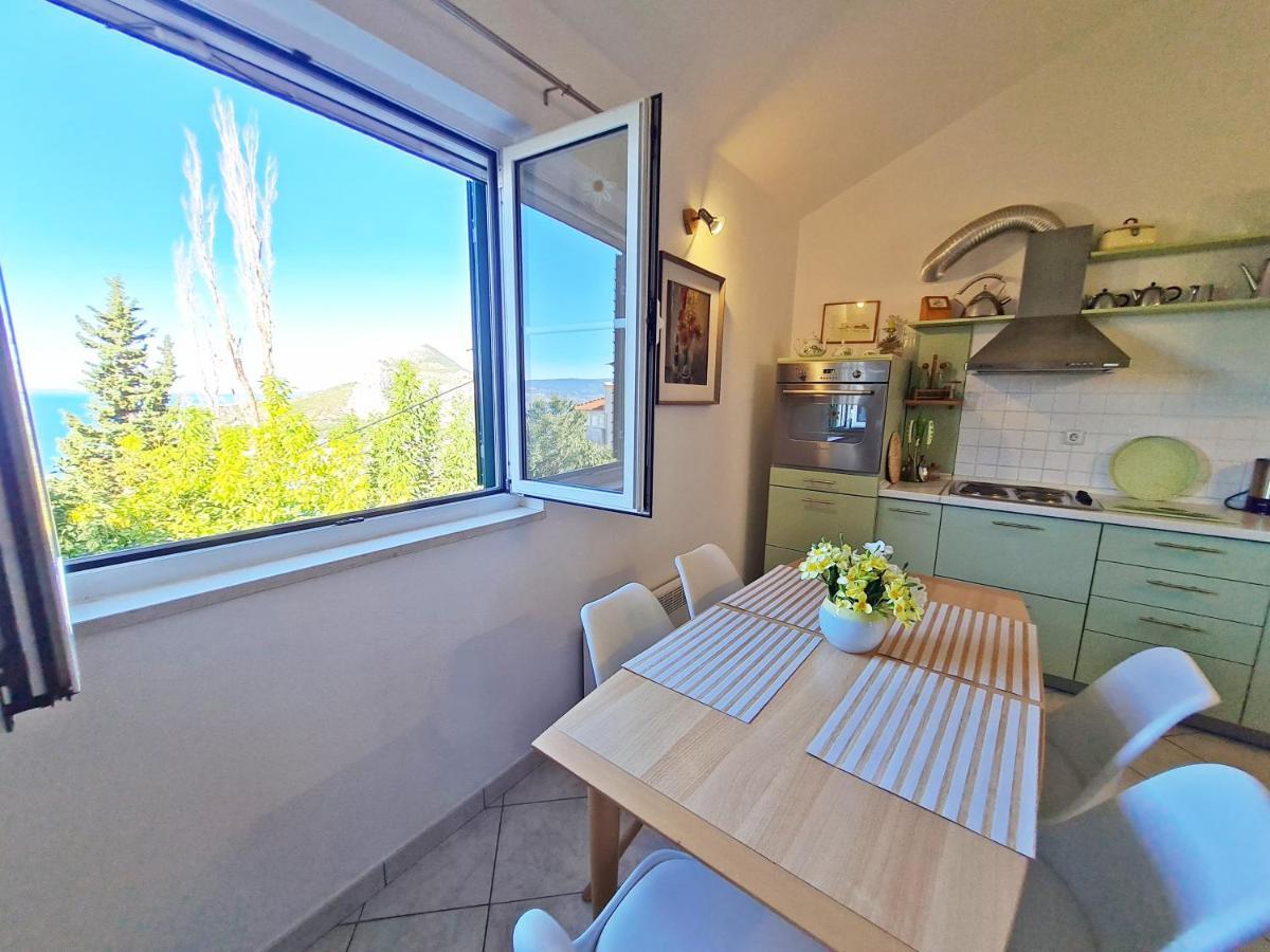 Apartment Ivana Borak Omiš Eksteriør bilde