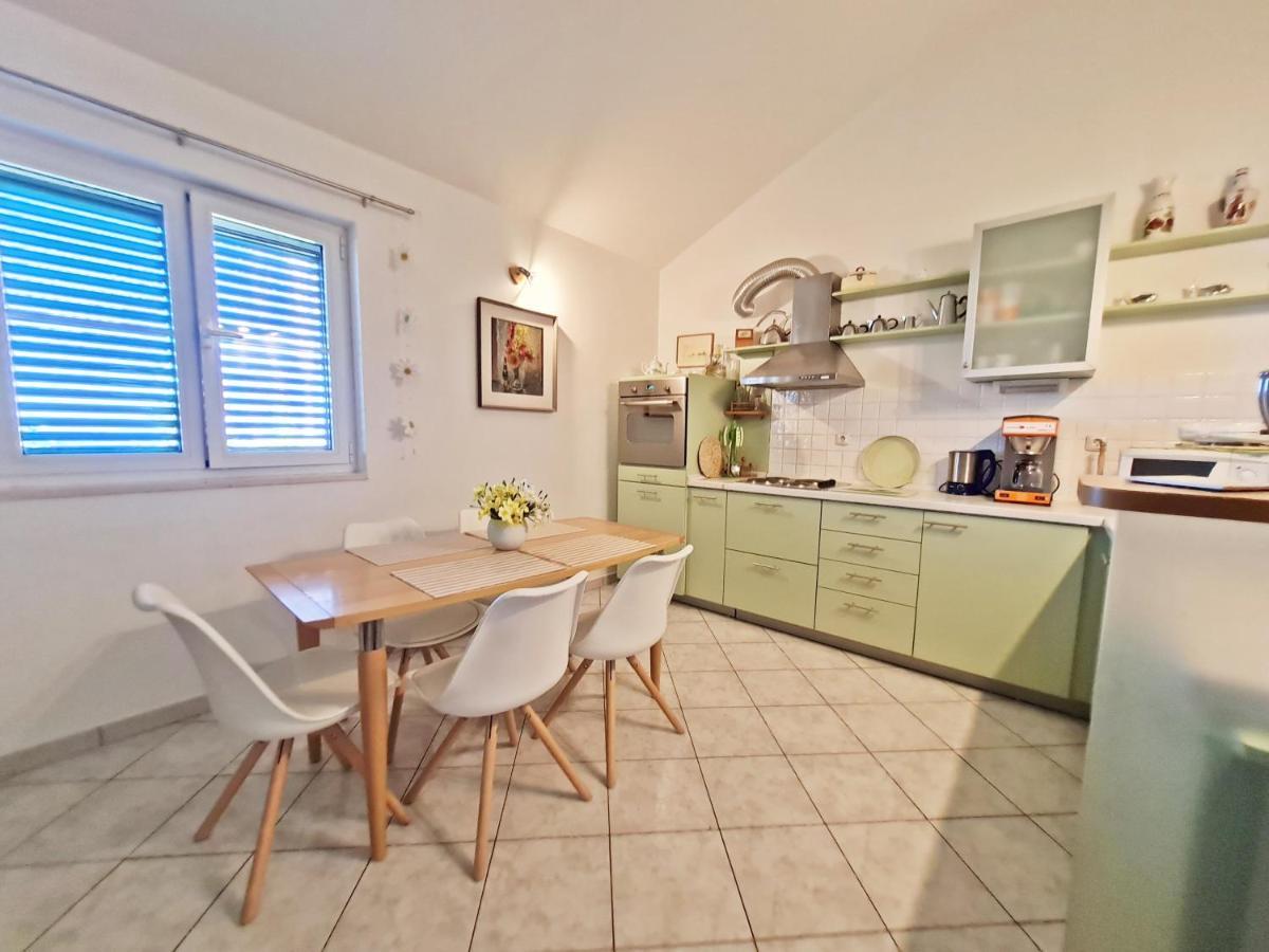 Apartment Ivana Borak Omiš Eksteriør bilde