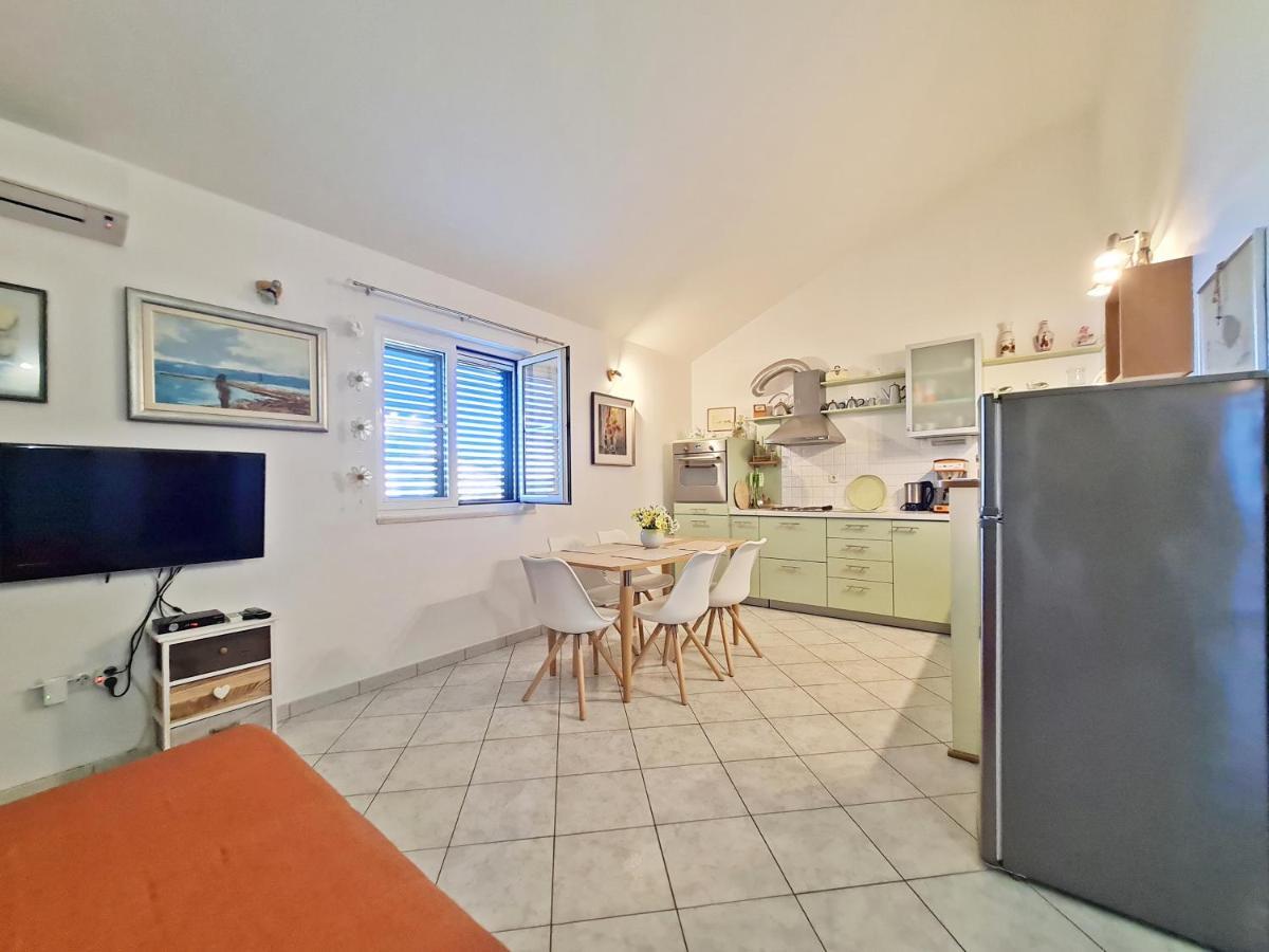 Apartment Ivana Borak Omiš Eksteriør bilde